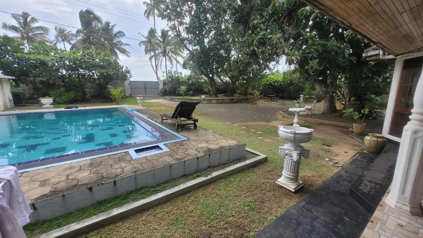 Villa Sea Sprays Hikkaduwa Exterior foto