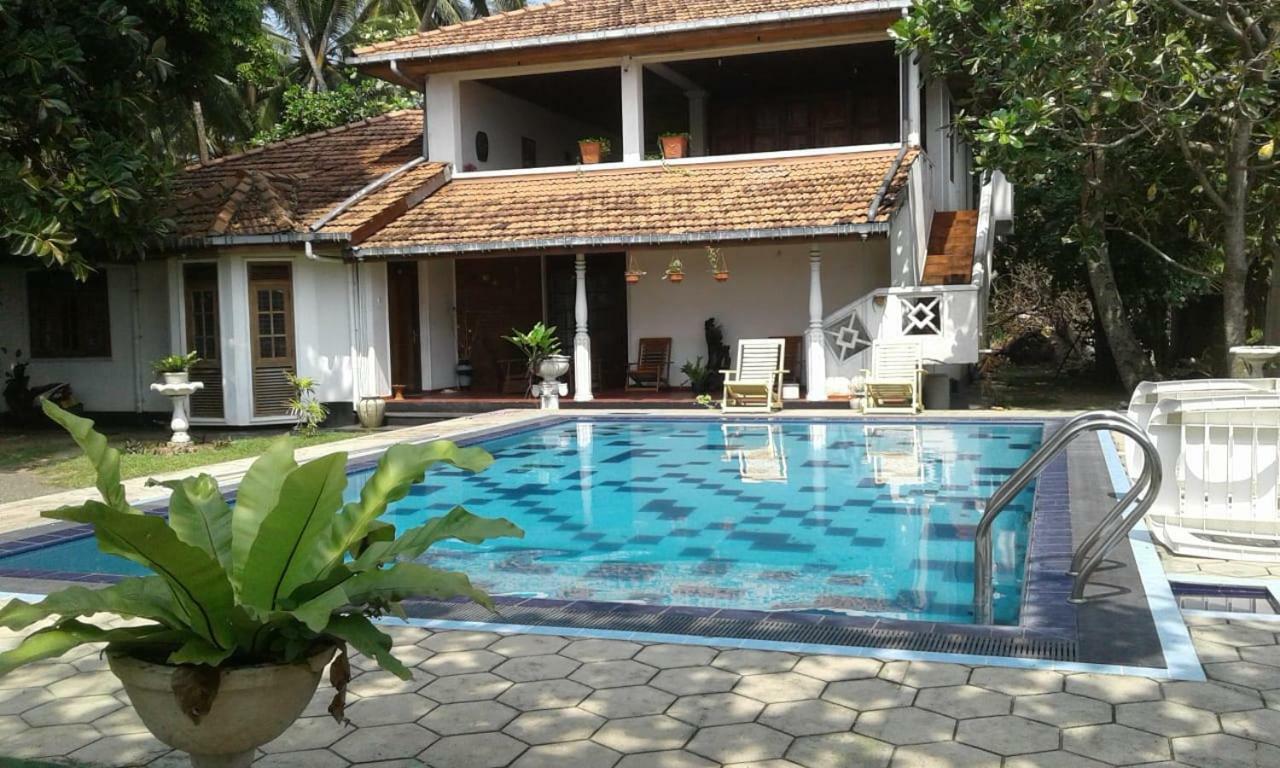 Villa Sea Sprays Hikkaduwa Exterior foto