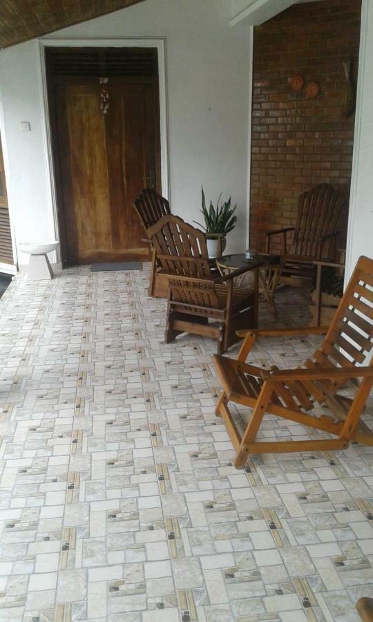 Villa Sea Sprays Hikkaduwa Exterior foto