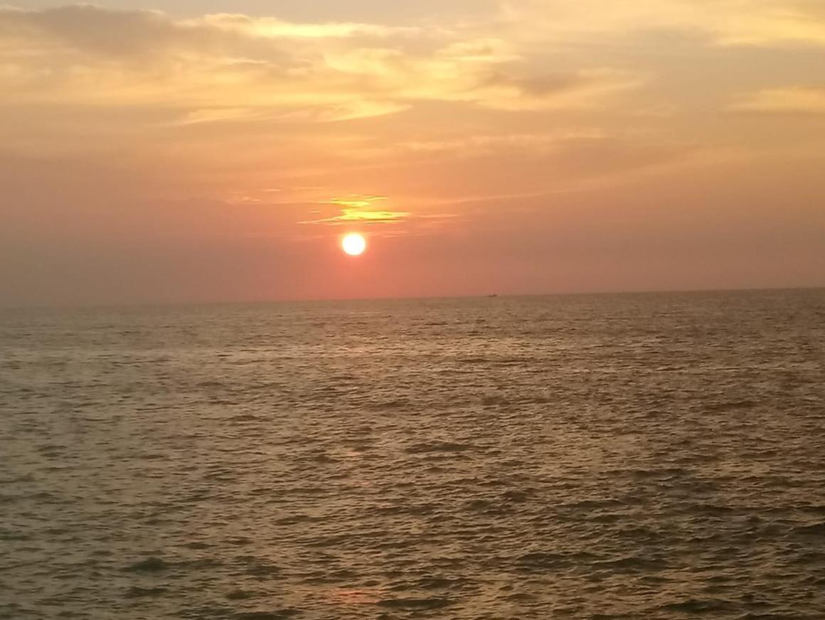 Villa Sea Sprays Hikkaduwa Exterior foto